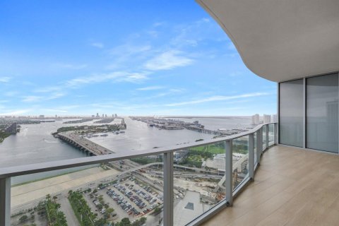Condo à Miami, Floride, 2 chambres  № 2372012