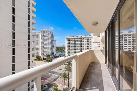 Copropriété à vendre à Miami Beach, Floride: 2 chambres, 140.28 m2 № 2267597 - photo 11
