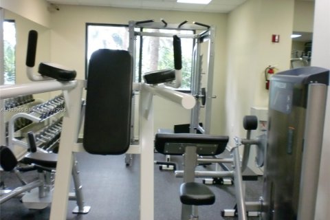 Condominio en alquiler en Miami, Florida, 2 dormitorios, 102.19 m2 № 1972898 - foto 19