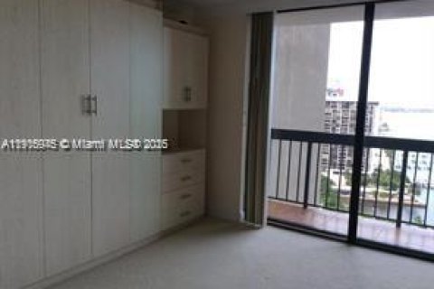 Condominio en alquiler en Miami, Florida, 2 dormitorios, 102.19 m2 № 1972898 - foto 10