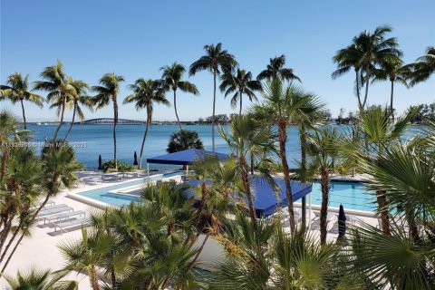 Condominio en alquiler en Miami, Florida, 2 dormitorios, 102.19 m2 № 1972898 - foto 23