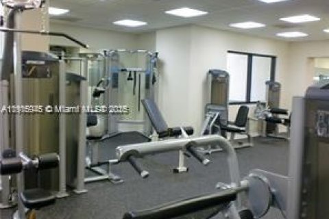 Condominio en alquiler en Miami, Florida, 2 dormitorios, 102.19 m2 № 1972898 - foto 18