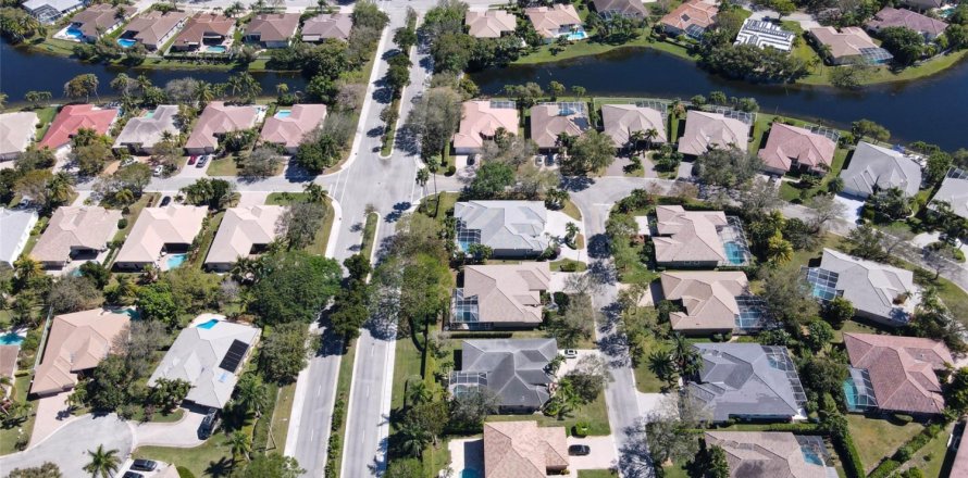 Casa en Coral Springs, Florida 5 dormitorios, 281.49 m2 № 1007552