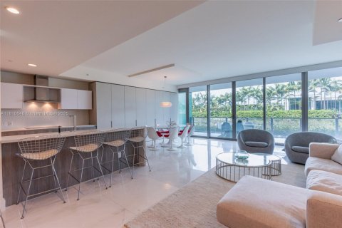 Condo in Key Biscayne, Florida, 2 bedrooms  № 1962415 - photo 1