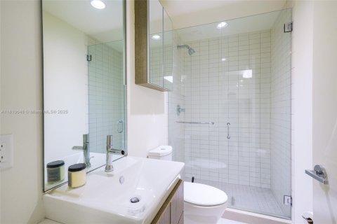 Condo in Key Biscayne, Florida, 2 bedrooms  № 1962415 - photo 24