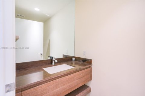 Condo in Key Biscayne, Florida, 2 bedrooms  № 1962415 - photo 20