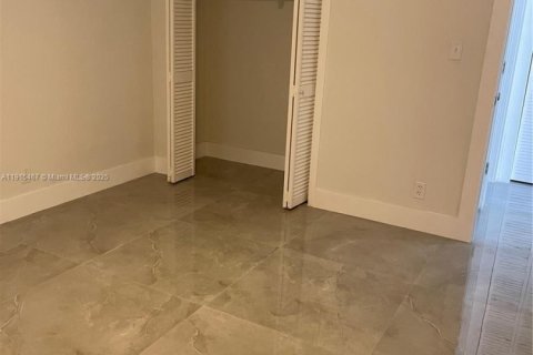 House in Coral Springs, Florida 1 bedroom, 68.93 sq.m. № 1971609 - photo 6