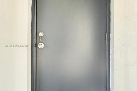 Снять в аренду кондоминиум в Дания-Бич, Флорида 1 спальня, 55.74м2, № 2050369 - фото 4