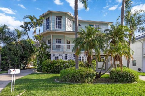 Casa en Seminole, Florida 4 dormitorios, 211.07 m2 № 2297279