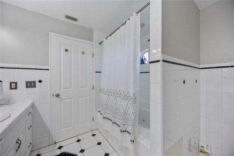 Купить виллу или дом в Семинол, Флорида 5 комнат, 211.07м2, № 2297279 - фото 22