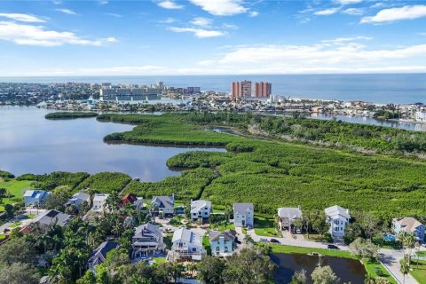 Купить виллу или дом в Семинол, Флорида 5 комнат, 211.07м2, № 2297279 - фото 7
