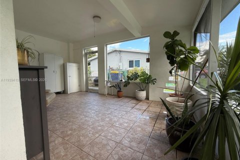 Купить виллу или дом в Дания-Бич, Флорида 3 спальни, 119.84м2, № 1997555 - фото 5