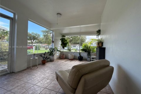 Купить виллу или дом в Дания-Бич, Флорида 3 спальни, 119.84м2, № 1997555 - фото 6