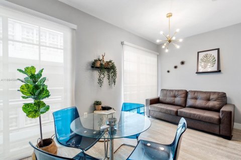 Condominio en venta en Miami Beach, Florida, 1 dormitorio, 27.68 m2 № 1947056 - foto 7