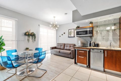 Condominio en venta en Miami Beach, Florida, 1 dormitorio, 27.68 m2 № 1947056 - foto 6