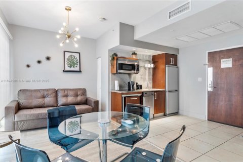 Condominio en venta en Miami Beach, Florida, 1 dormitorio, 27.68 m2 № 1947056 - foto 8