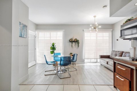 Condominio en venta en Miami Beach, Florida, 1 dormitorio, 27.68 m2 № 1947056 - foto 4