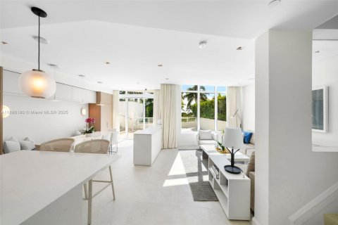 Condo in Miami Beach, Florida, 4 bedrooms № 2081501