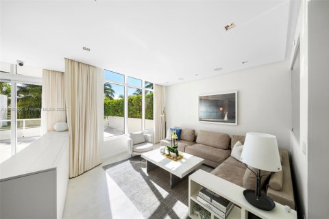 Condo in Miami Beach, Florida, 4 bedrooms № 2081501 - photo 4