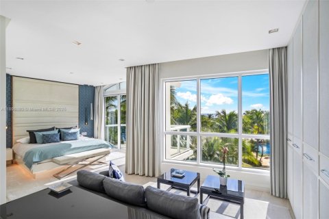 Condo in Miami Beach, Florida, 4 bedrooms № 2081501 - photo 22