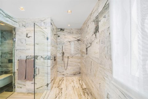Condo in Miami Beach, Florida, 4 bedrooms № 2081501 - photo 29