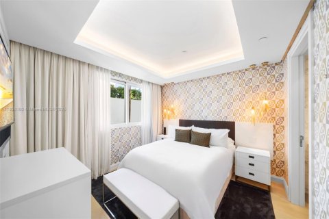 Condo in Miami Beach, Florida, 4 bedrooms № 2081501 - photo 12