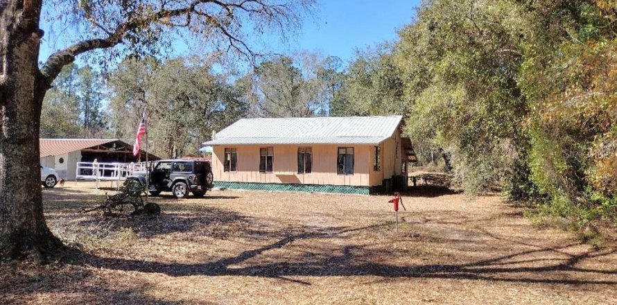 House in Bunnell, Florida 2 bedrooms, 131.92 sq.m. № 2108853