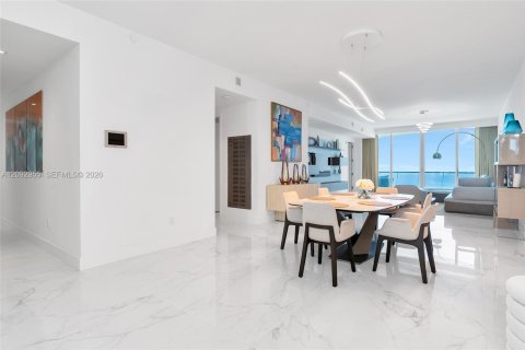 Copropriété à louer à Sunny Isles Beach, Floride: 3 chambres, 233.28 m2 № 2376897 - photo 7
