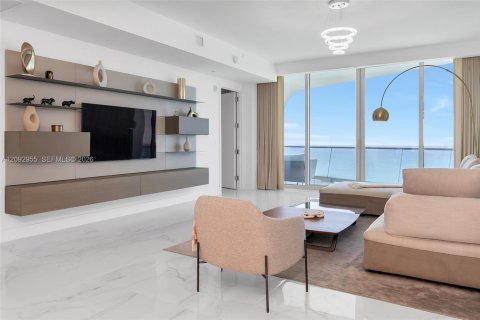 Copropriété à louer à Sunny Isles Beach, Floride: 3 chambres, 233.28 m2 № 2376897 - photo 14