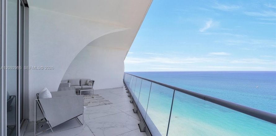 Condo à Sunny Isles Beach, Floride, 3 chambres № 2376897