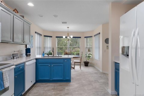 House in Inverness, Florida 2 bedrooms, 129.51 sq.m. № 2389141 - photo 11