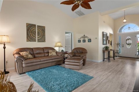 House in Inverness, Florida 2 bedrooms, 129.51 sq.m. № 2389141 - photo 17