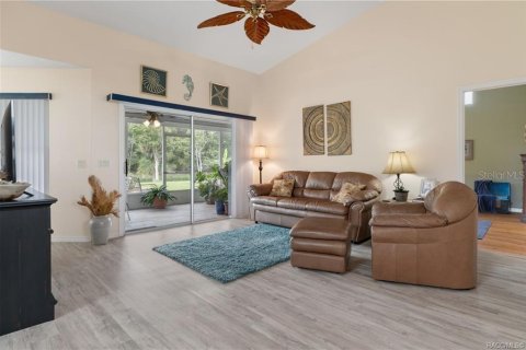 House in Inverness, Florida 2 bedrooms, 129.51 sq.m. № 2389141 - photo 6