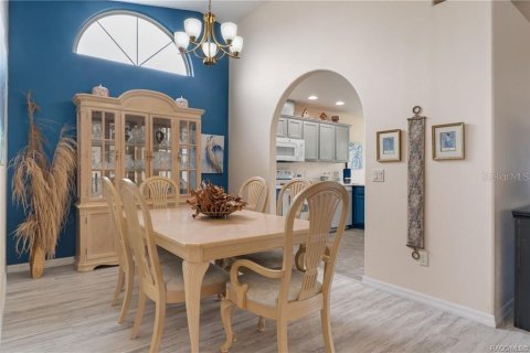 House in Inverness, Florida 2 bedrooms, 129.51 sq.m. № 2389141 - photo 8