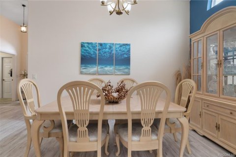 House in Inverness, Florida 2 bedrooms, 129.51 sq.m. № 2389141 - photo 10