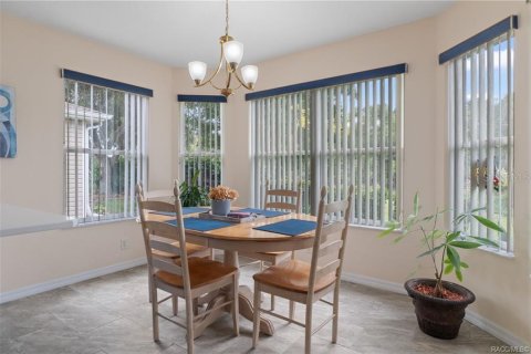 House in Inverness, Florida 2 bedrooms, 129.51 sq.m. № 2389141 - photo 16