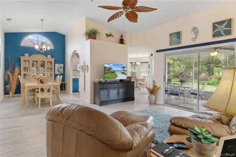 House in Inverness, Florida 2 bedrooms, 129.51 sq.m. № 2389141 - photo 7