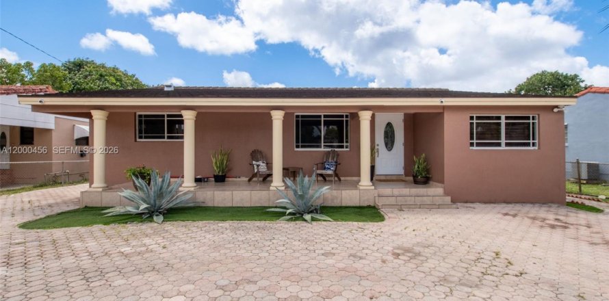 Casa en Miami, Florida 5 dormitorios, 213.68 m2 № 2067330