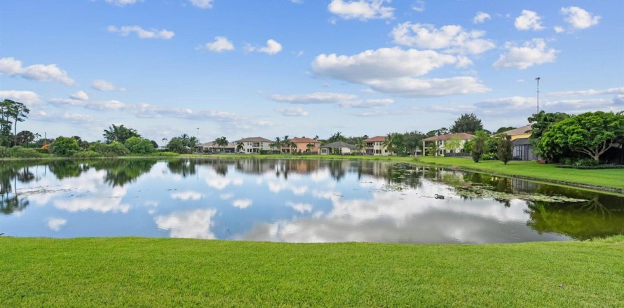 Casa en Lake Worth, Florida 5 dormitorios, 322.93 m2 № 616603