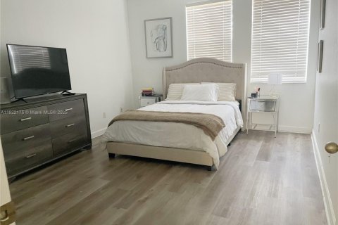 Condo in Miramar, Florida, 3 bedrooms  № 1976261 - photo 10