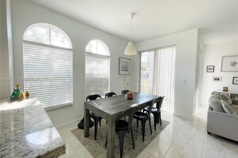 Condo in Miramar, Florida, 3 bedrooms  № 1976261 - photo 3