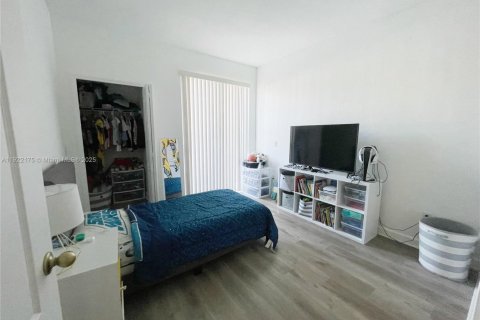 Condo in Miramar, Florida, 3 bedrooms  № 1976261 - photo 9