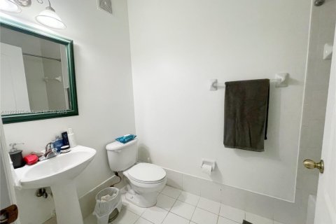 Condo in Miramar, Florida, 3 bedrooms  № 1976261 - photo 8