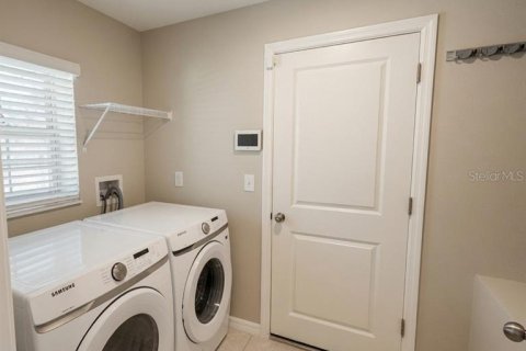 House in Ruskin, Florida 3 bedrooms, 134.8 sq.m. № 2209326 - photo 4