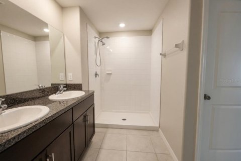 House in Ruskin, Florida 3 bedrooms, 134.8 sq.m. № 2209326 - photo 9