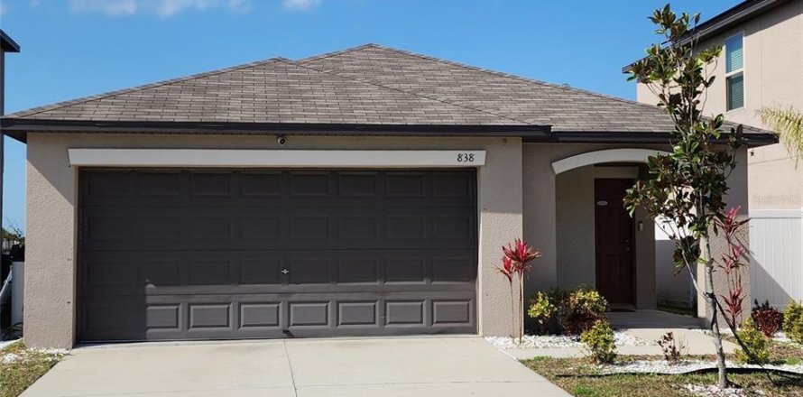 House in Ruskin, Florida 3 bedrooms, 134.8 sq.m. № 2209326