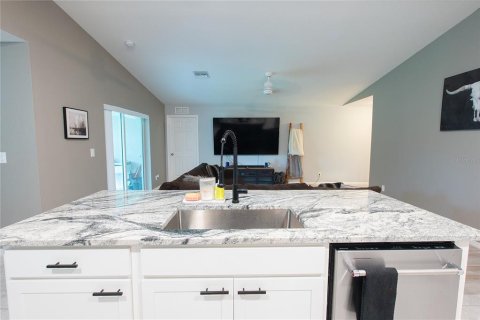 Villa ou maison à vendre à Fort Myers, Floride: 4 chambres, 168.06 m2 № 2107858 - photo 7