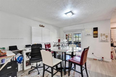 Townhouse in Deerfield Beach, Florida 2 bedrooms, 128.58 sq.m. № 1735759 - photo 7