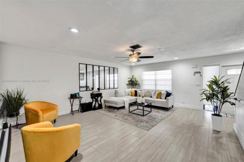 Townhouse in Deerfield Beach, Florida 2 bedrooms, 128.58 sq.m. № 1735759 - photo 4