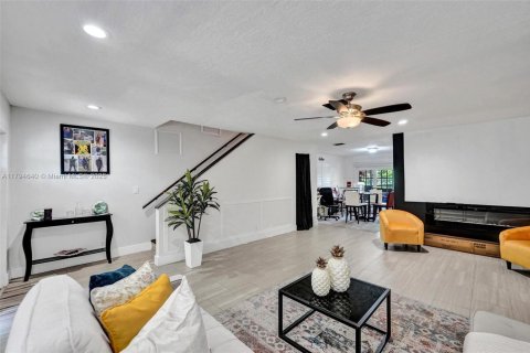 Townhouse in Deerfield Beach, Florida 2 bedrooms, 128.58 sq.m. № 1735759 - photo 5